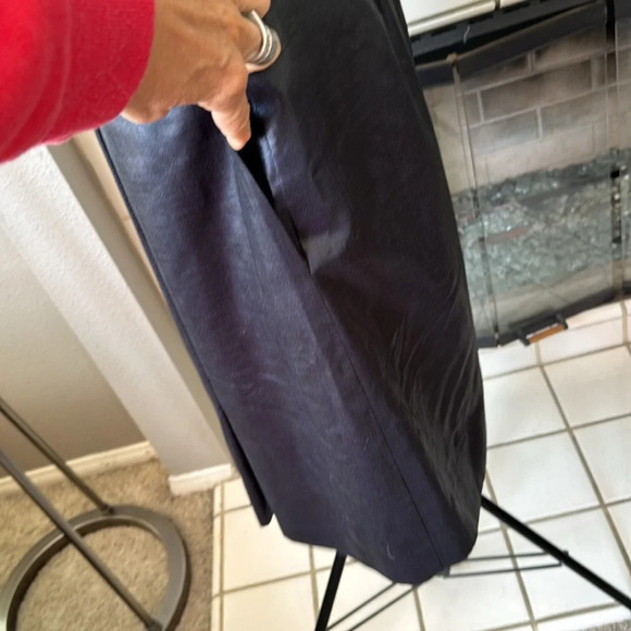 Tory Burch size 6 black shimmer skirt midi pleated flattering - Picture 12 of 13